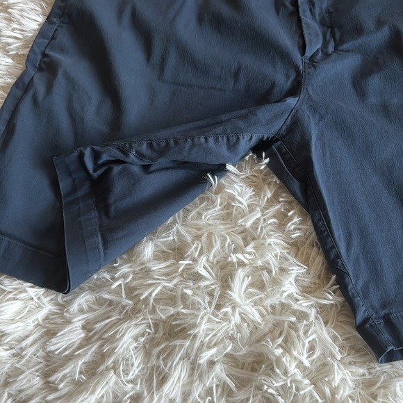 Lululemon ABC classic fit blue flat front shorts size 36 - Picture 3 of 8